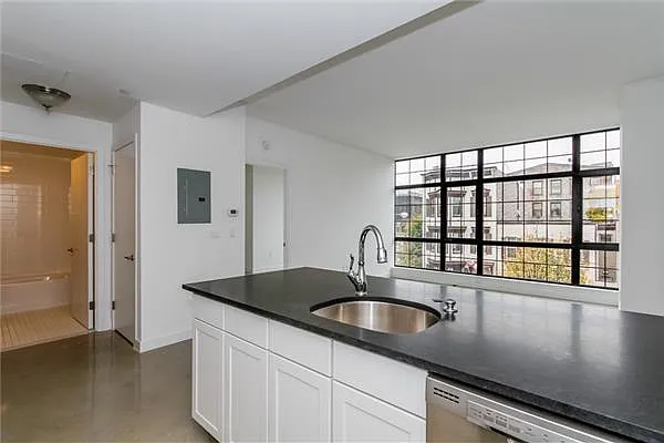 Rented by Avenue Sotheby's International Realty | media 13