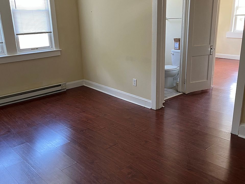 1st image of 125 E Bettlewood Ave #11286399