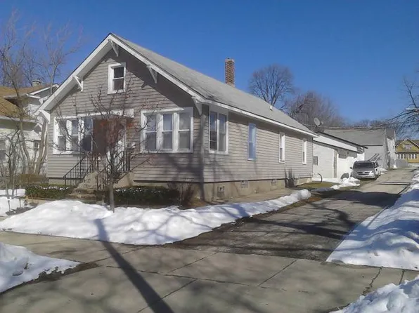 911 Wadsworth Ave, Waukegan, IL 60085