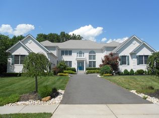 7 Maidstone Ct, East Brunswick, NJ 08816