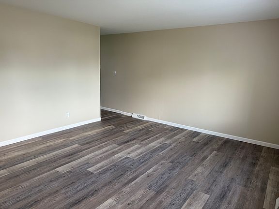 2nd image of 124 E 1st St #126