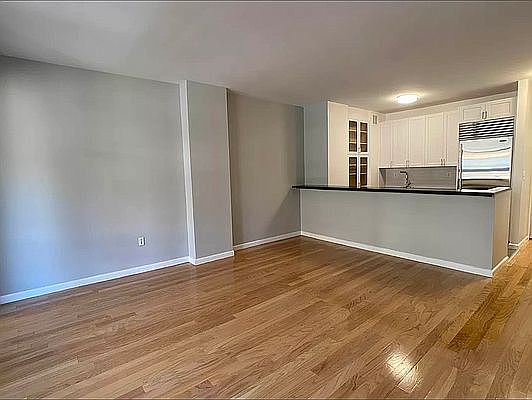 3rd image of 120 W 23rd St APT 4a