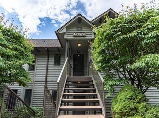 221 Waterside Dr, Blowing Rock, NC 28605