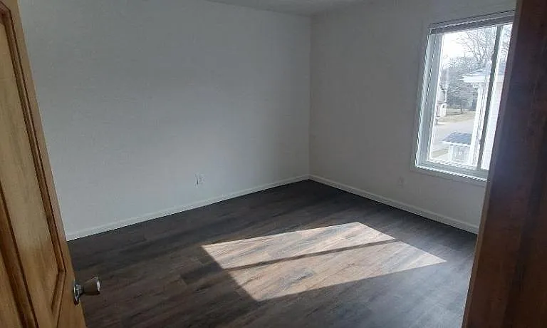 202 S Paw Paw St #10 — Photo 5