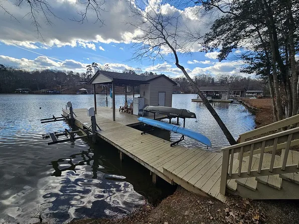 134 Brookstone Dr, La Crosse, VA 23950