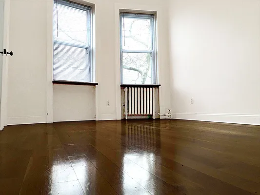 Rented by MNS | media 12