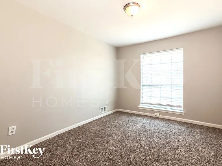 3413 Valley View Ln — Photo 15
