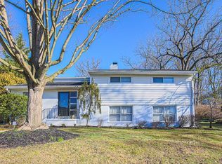 1310 Pine Ridge Ln, Pikesville, MD 21208