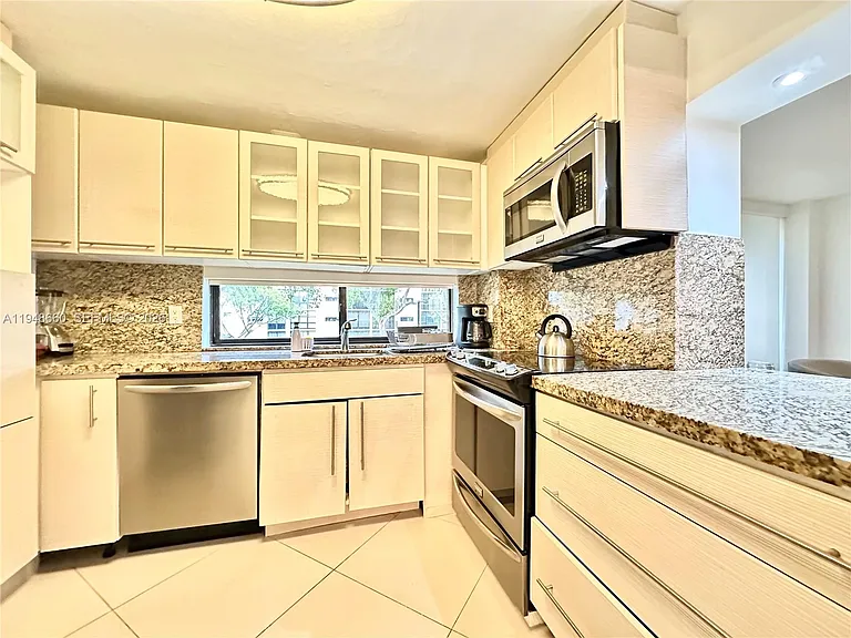 17011 N Bay Rd #202 — Photo 5