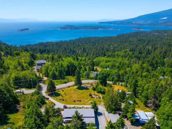 465 Sunset Rd, Bowen Island, BC V0N 1G2
