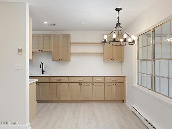 5th image of 547A Sheffield Court