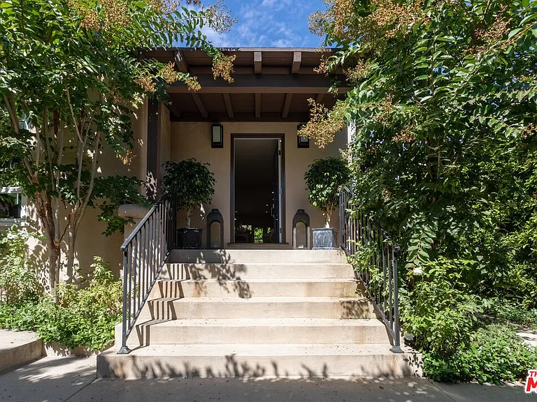9001 Phyllis Ave — Photo 1