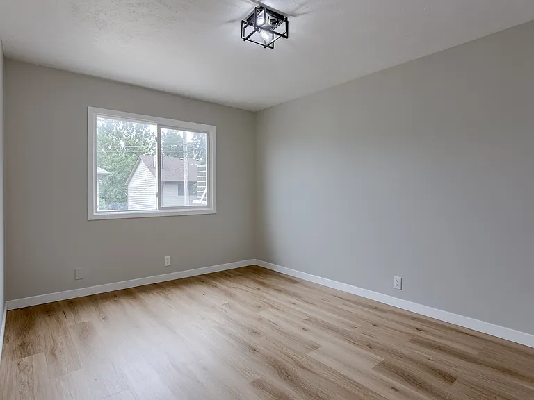 4715 Davenport St #7 — Photo 4