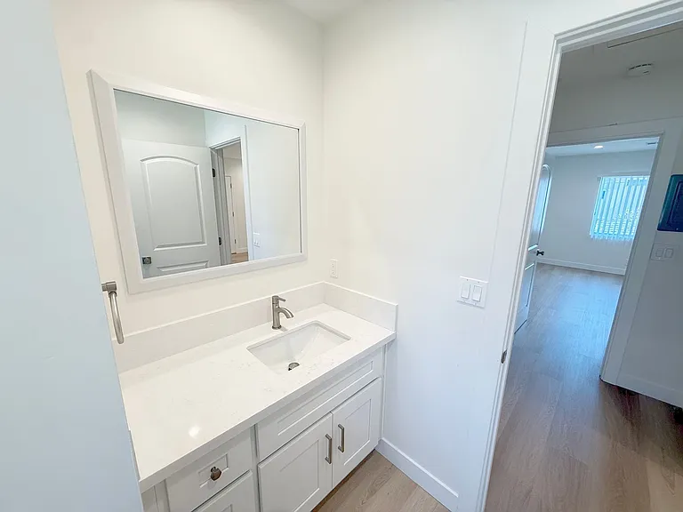 200 E Dryden St — Photo 24