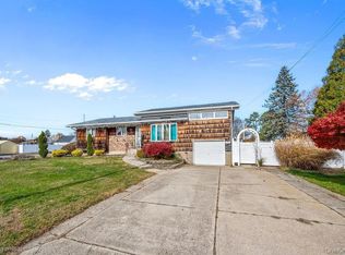 185 Throop St, West Babylon, NY