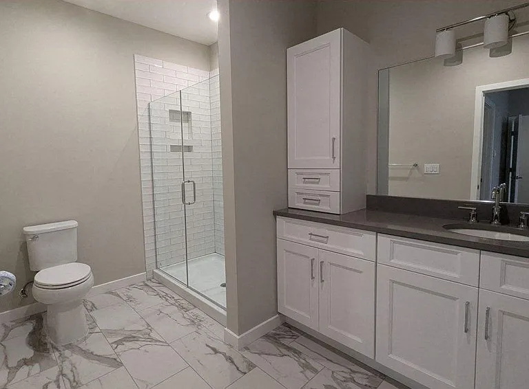 Townhouse Primary Bathroom with Shower