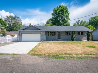 763 S Royal Ave, Eagle Pt, OR 97524