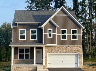 340 Dye Ln, Morgantown, WV 26501