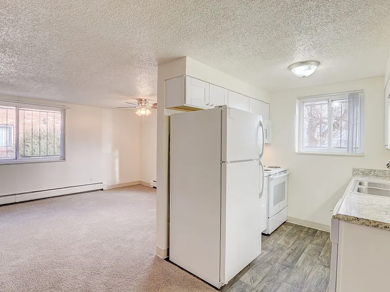 Allison Court Apartments — Photo 25