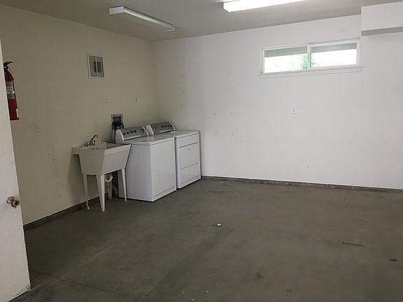 Washer/dryer in garage
