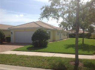 8226 Xenia Ln, Naples, FL 34114