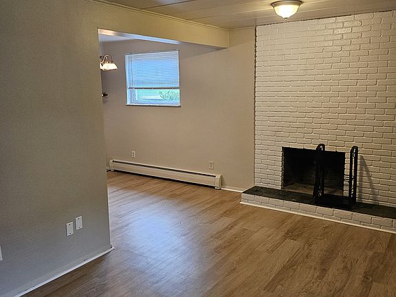 3rd image of 2102 Oxford Ave #B1