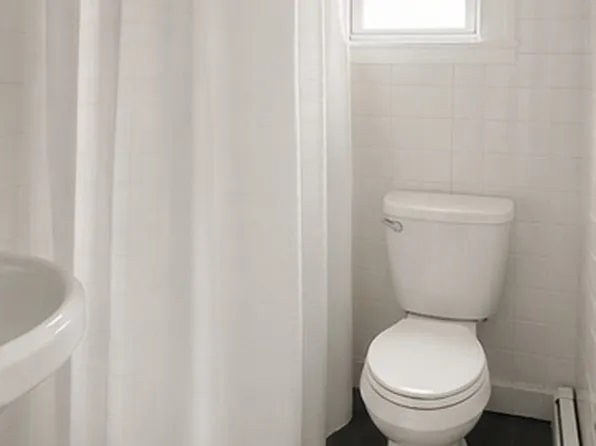 37 Corabelle Ave Floor 2, Lodi, NJ 07644