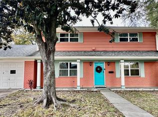 628 Fairlawn Dr, Gretna, LA 70056