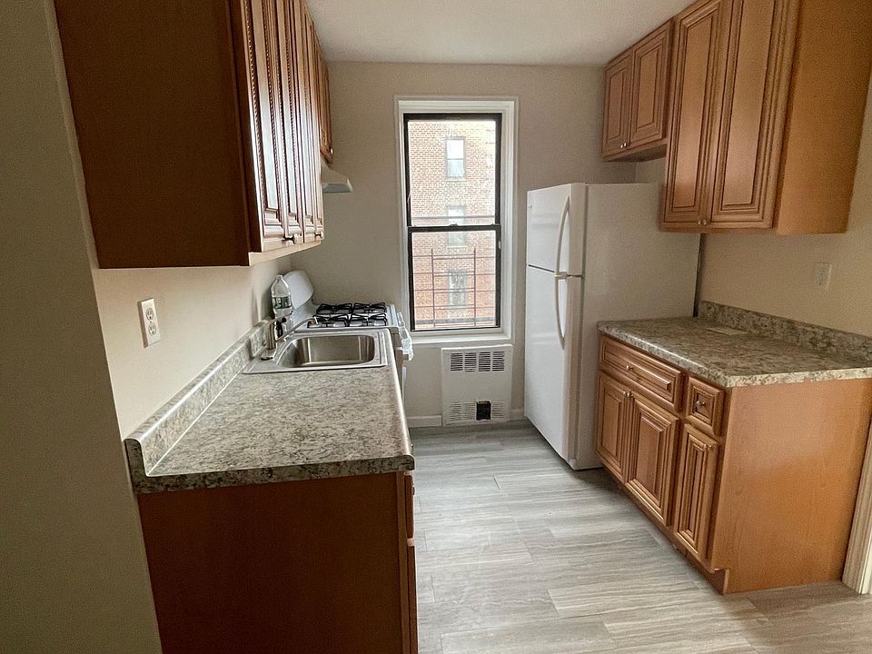 1st image of 2211 New Haven Ave APT 4J