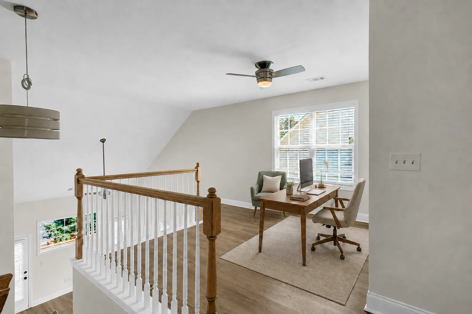 3 bed, 2.5 bath, 1725 sqft, $2,600 — Photo 2