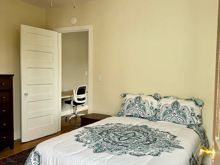 1009 Madison St #3 — Photo 8