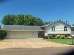 2702 8th Ave SW, Austin, MN 55912