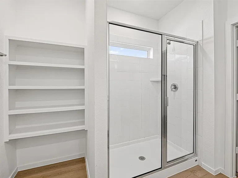 407 Robin St — Photo 35