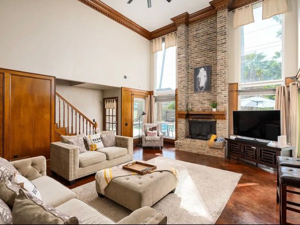 (undisclosed Address)