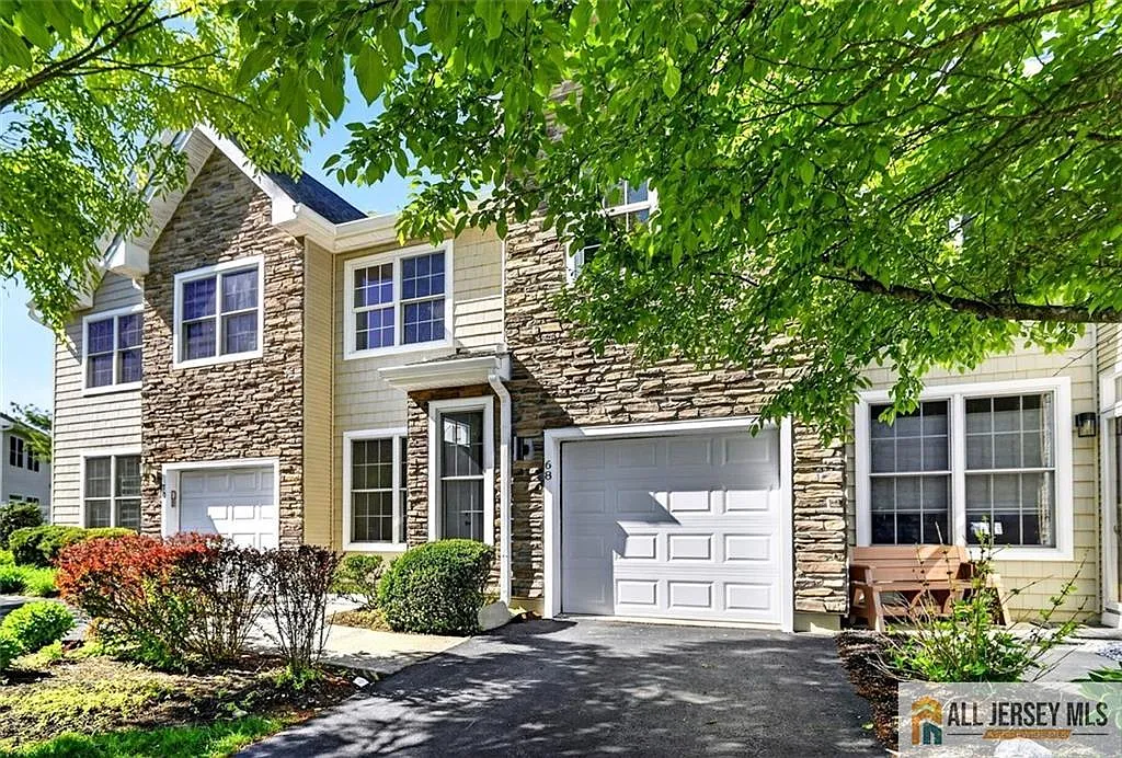 3 bed, 2.5 bath, 2212 sqft, $3,850 — Photo 2