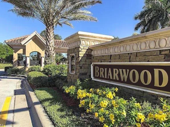 385 Dover Pl APT 402, Naples, FL 34104