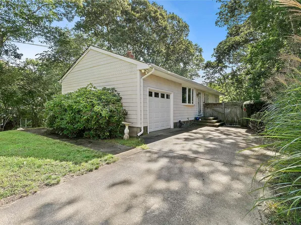 51 Light House Lane, Sag Harbor, NY 11963