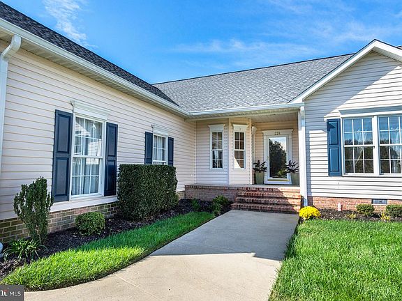 5th image of 228 Mainsail Dr