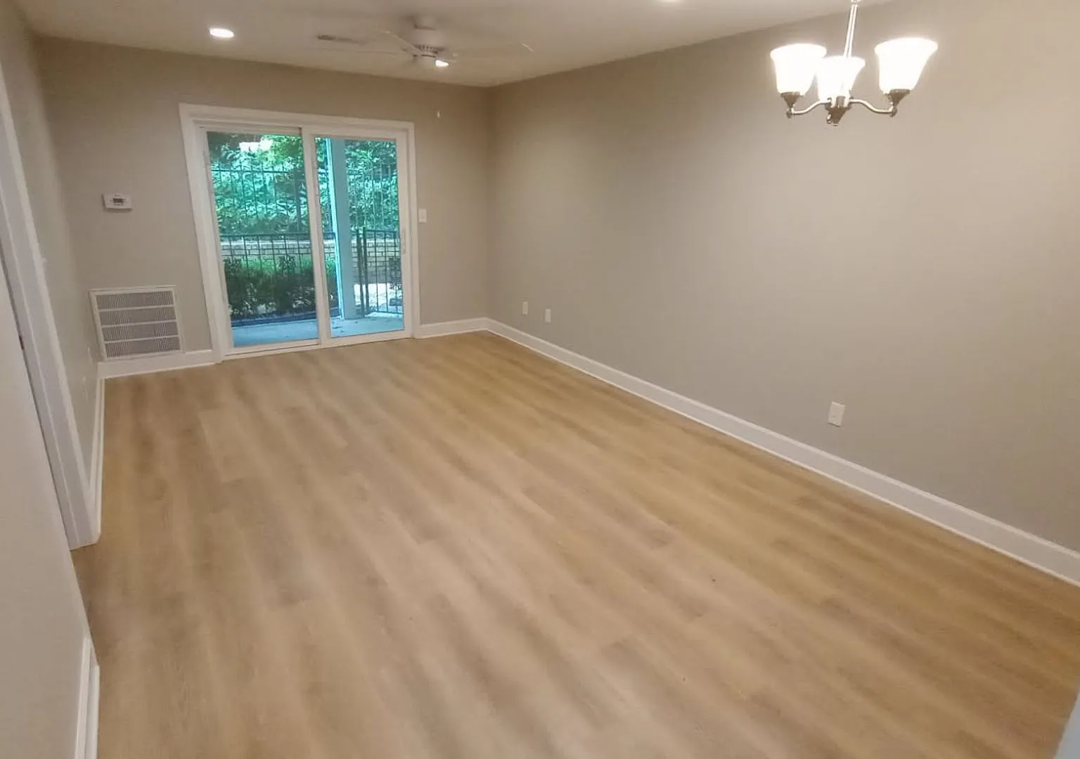 Remodeled 1 Bed 1 bath Condo Near Campus — Photo 1