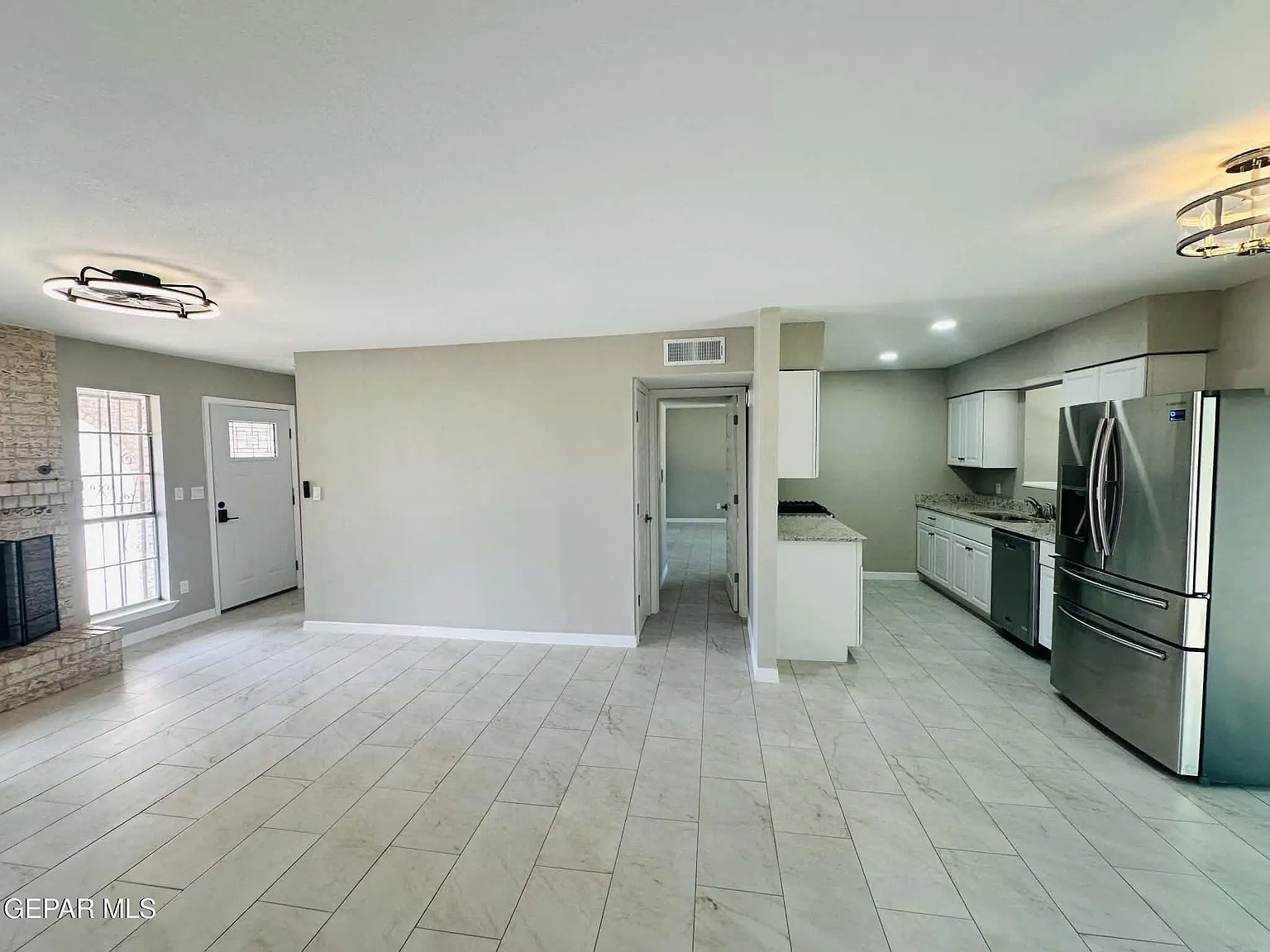 3 bed, 1.5 bath, 1116 sqft, $1,300 — Photo 3