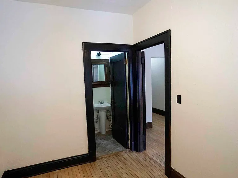 225 Place Apartments — Photo 53