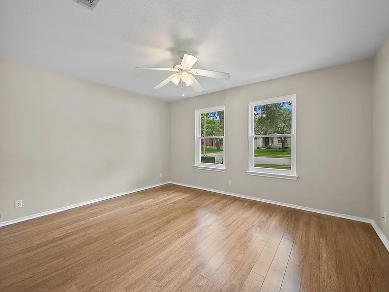 1617 Abbey Ln — Photo 26