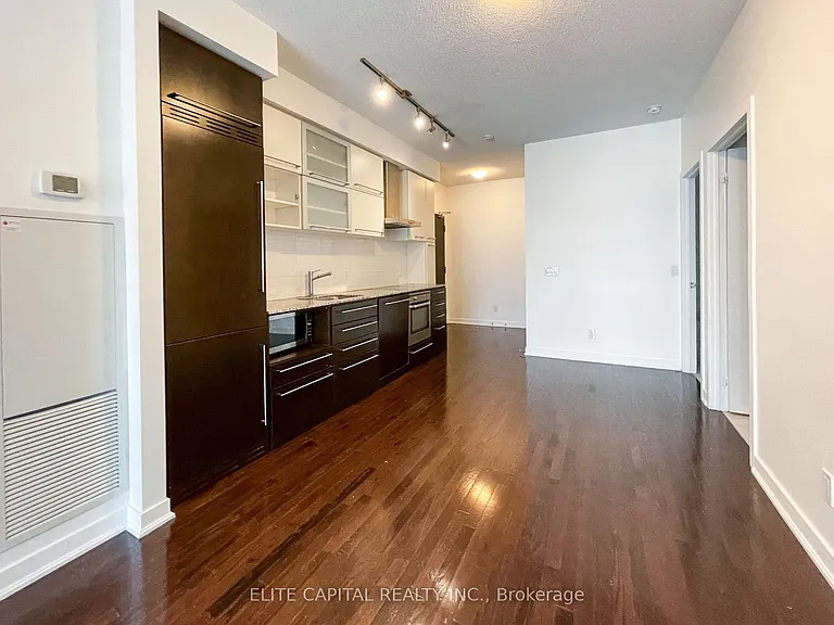 770 Bay St #502 — Photo 2