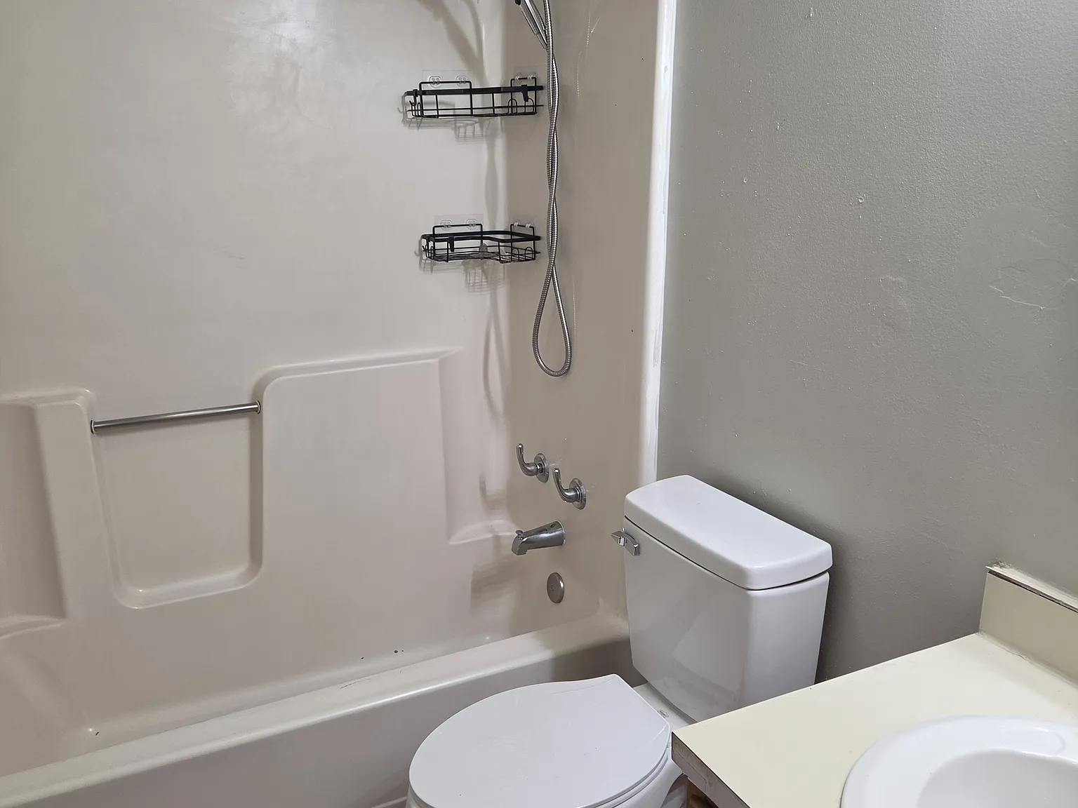 2 bed, 900 sqft, $1,000 — Photo 3