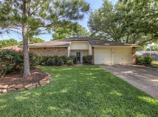 15902 Mal Paso Dr, Houston, TX 77082
