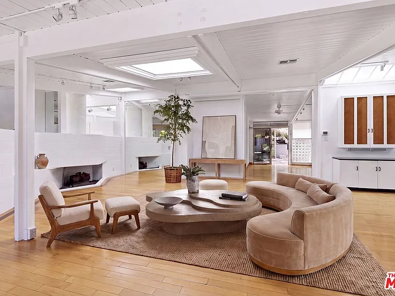 738 Hanley Ave — Photo 11