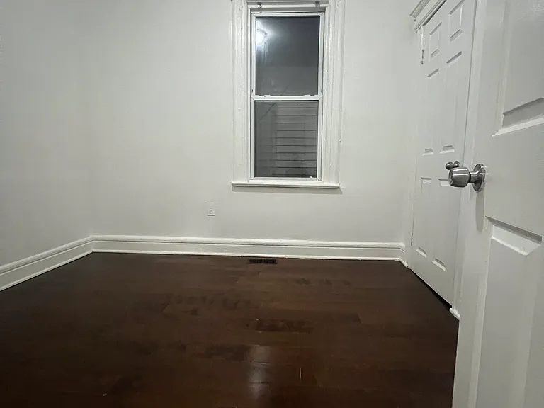 891 S 18th St #1 — Photo 15