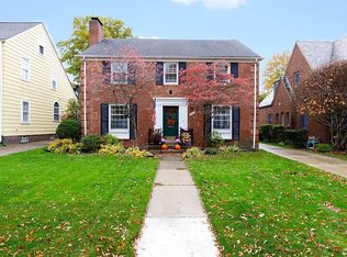 637 Lincoln Rd, Grosse Pointe, MI 48230