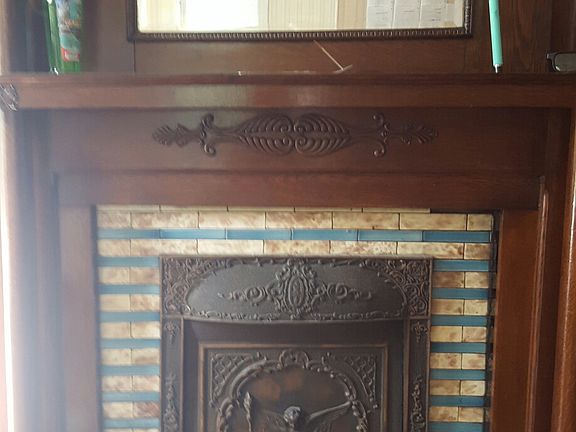 Bedroom mantle