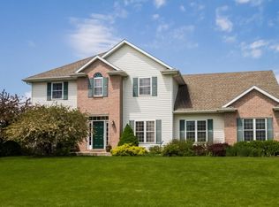 W125S8479 Country View Ct, Muskego, WI 53150